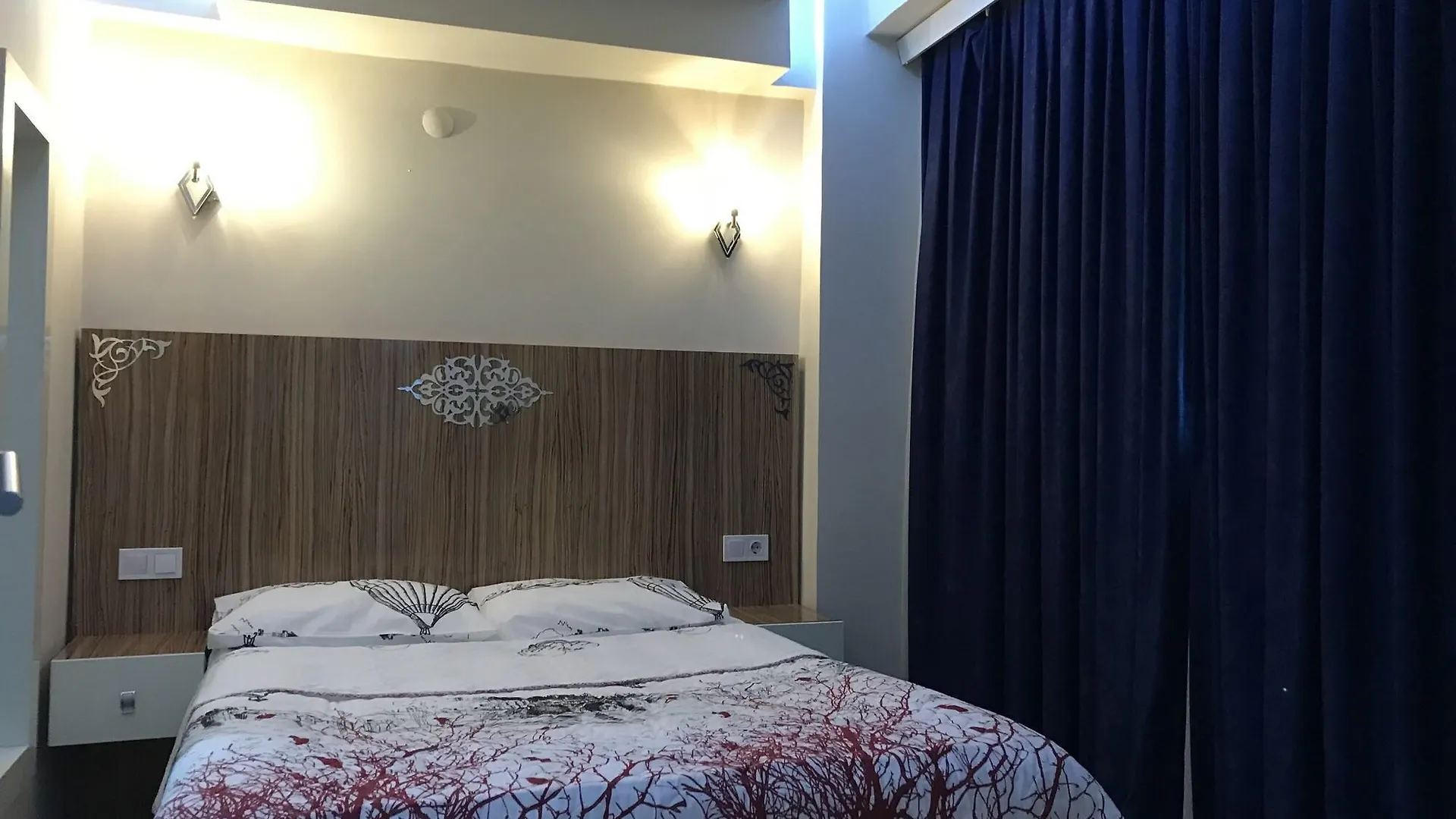 Siesta Apart & Hotel Σμύρνη 2*,