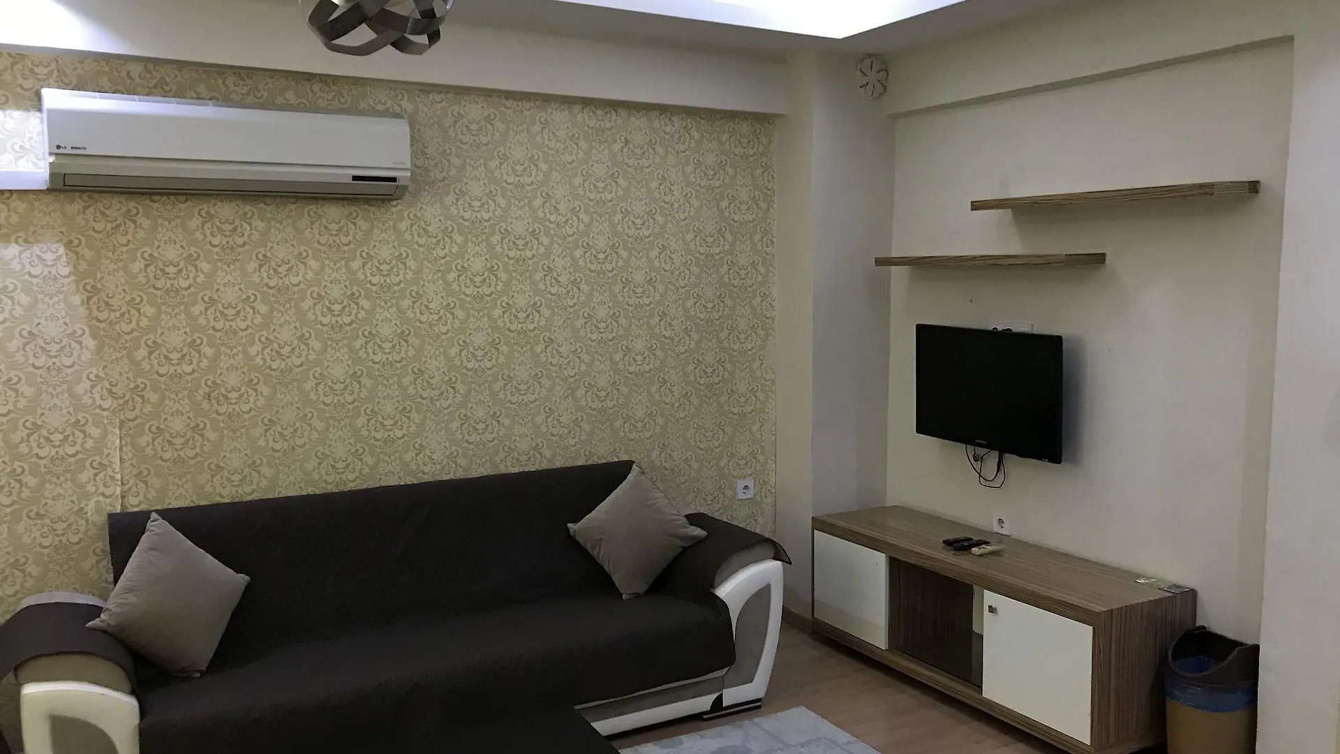 Siesta Apart & Hotel Σμύρνη 2*,