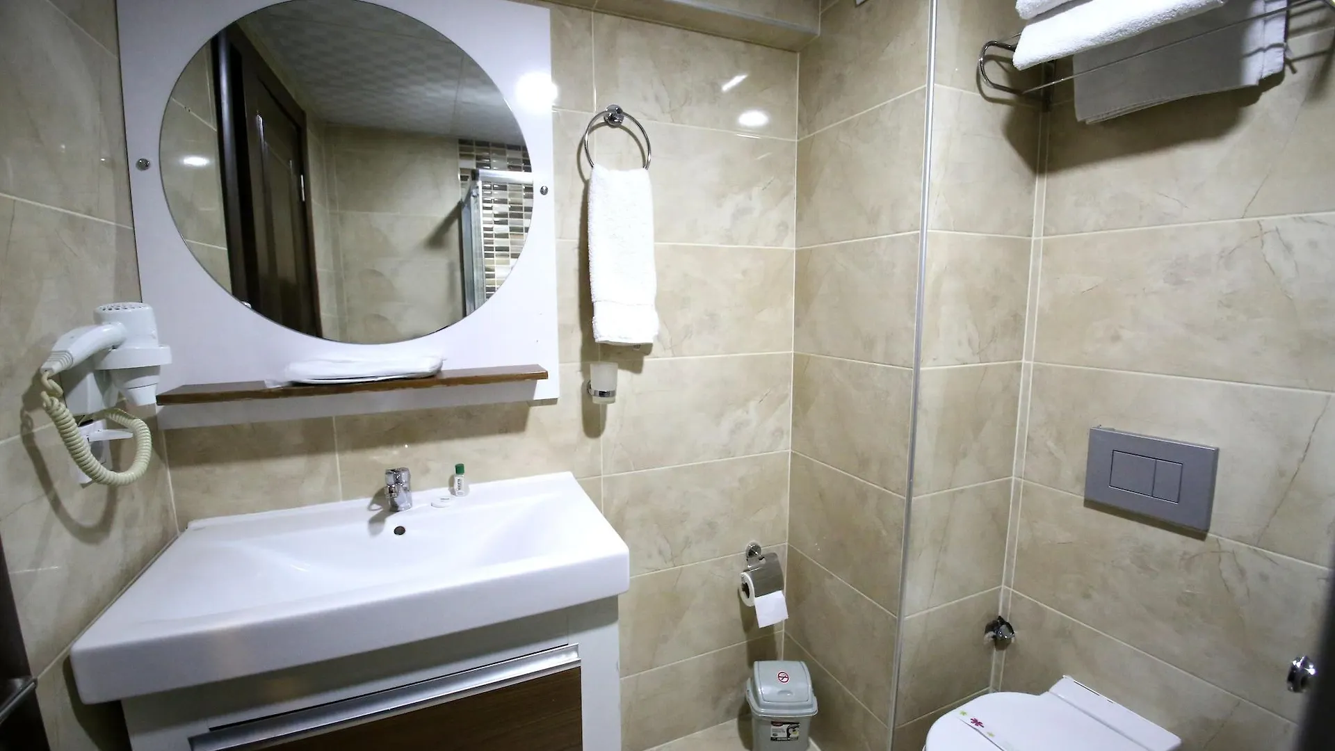 Siesta Apart & Hotel Σμύρνη